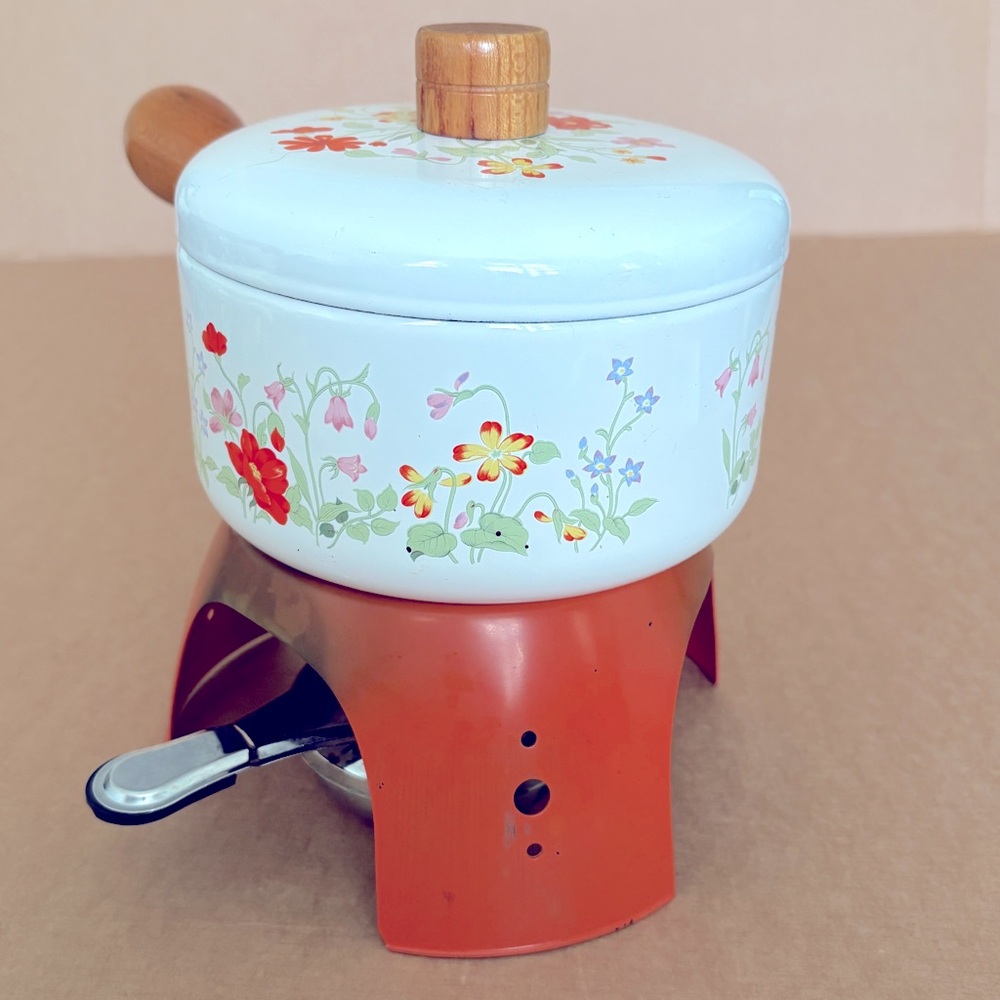 VTG 70s Imperial Enamel Fondue Pot Red Flame w/ Yellow White Flower MCM Japan